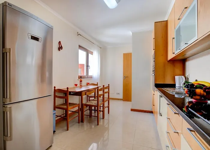 Two Bedroom Apartment With Rooftop Pool In Alvor
