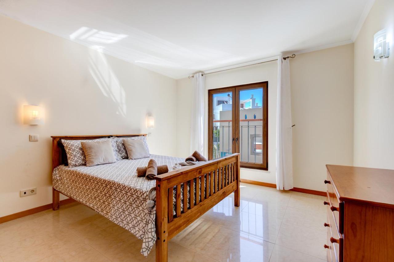 Two Bedroom With Rooftop Pool In Apartment Alvor