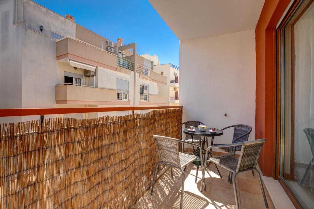 Two Bedroom With Rooftop Pool In