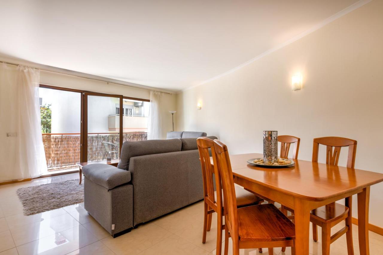 Apartment Two Bedroom With Rooftop Pool In