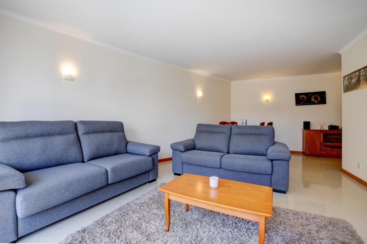 Apartment Two Bedroom With Rooftop Pool In *
